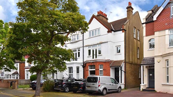 2 Bedroom Apartment For Sale In Queen Anne Avenue, Bromley, BR2