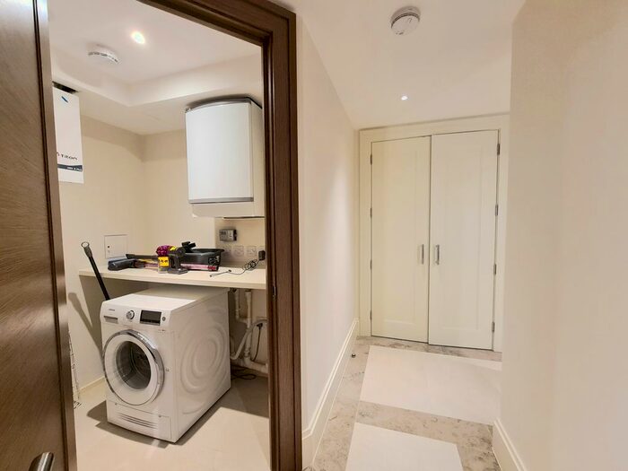 1 Bedroom Flat To Rent In Arundel Street, London, WC2R