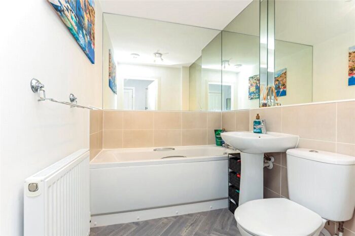 2 Bedroom Flat For Sale In Inverleith Crescent, Eastfield, Glasgow, G32