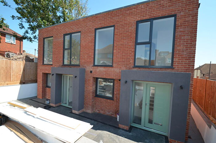 2 Bedroom Semi Detached House To Rent In Frindsbury Road, Rochester, ME2