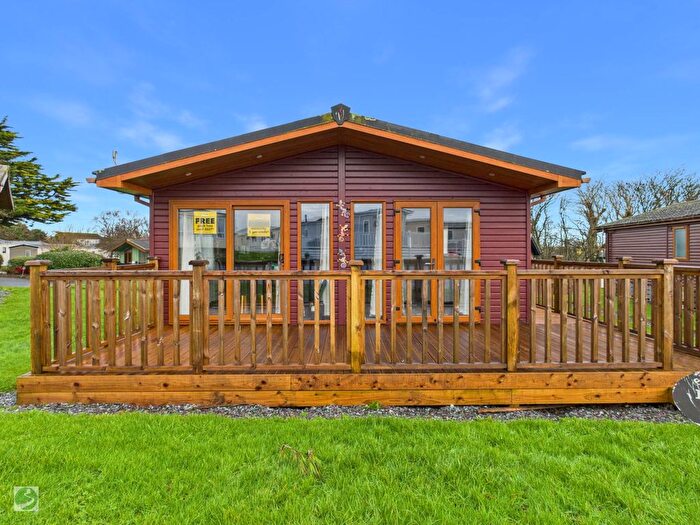 2 Bedroom Lodge For Sale In Killigarth, Polperro, PL13