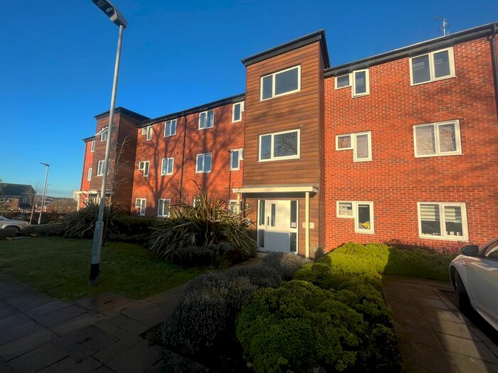 2 Bedroom Flat To Rent In Pearsons Way, Seacroft, Leeds, LS14