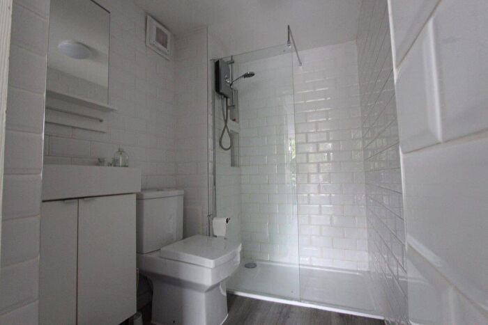 1 Bedroom Flat To Rent In Buckingham Road, Dalston, N1