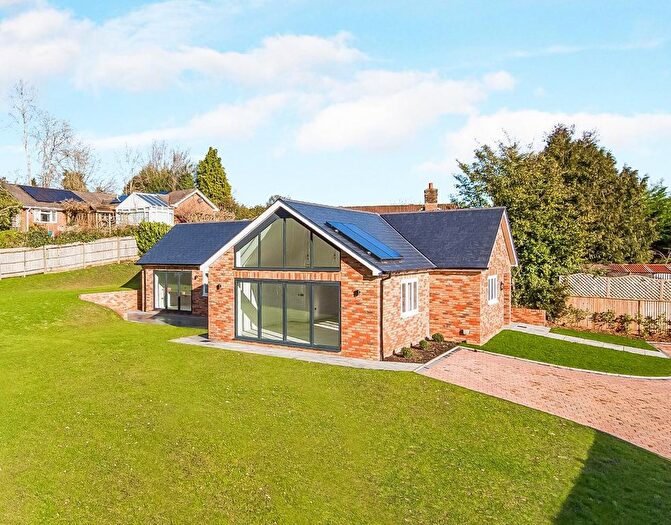 2 Bedroom Detached Bungalow To Rent In Osborne Road, Jarvis Brook, TN6