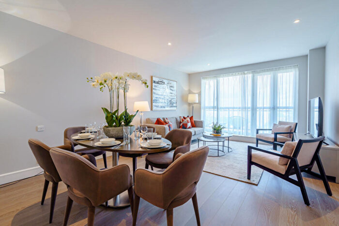 2 Bedroom Apartment To Rent In Westferry Road, Canary Wharf, London, E14