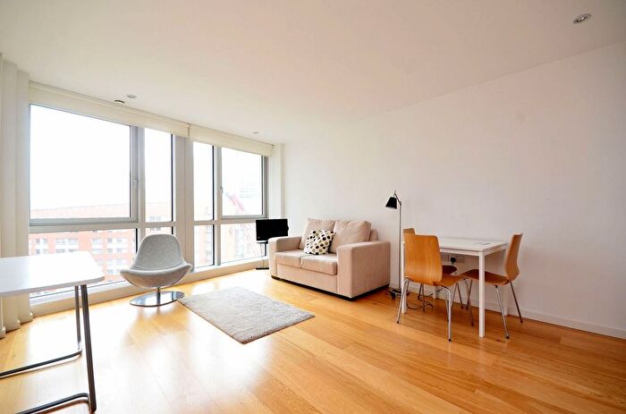 Studio To Rent In Ontario Tower, Canary Wharf, London, E14