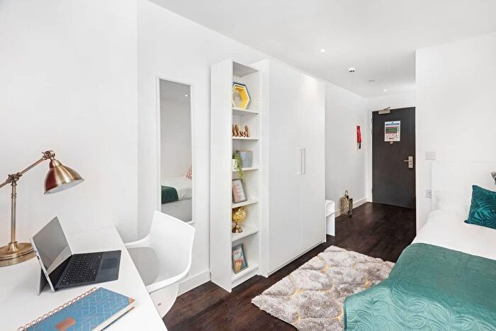 Studio To Rent In Inglefield Square, Prusom Street, London, E1