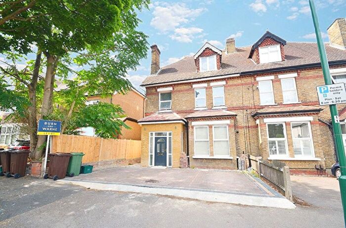 2 Bedroom Flat To Rent In St James Road, Sutton, Surrey, SM1