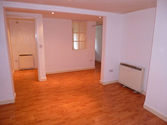 1 Bedroom Flat To Rent In Bf Windsor Road, Town Moor, DN2