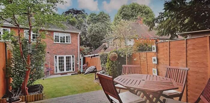 4 Bedroom Semi Detached House To Rent In Eastleigh Close, Sutton, SM2