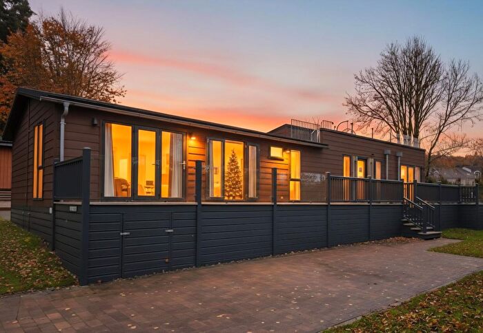 4 Bedroom Mobile/park Home For Sale In Fallbarrow Holiday Park, Rayrigg Road, Windermere, LA23