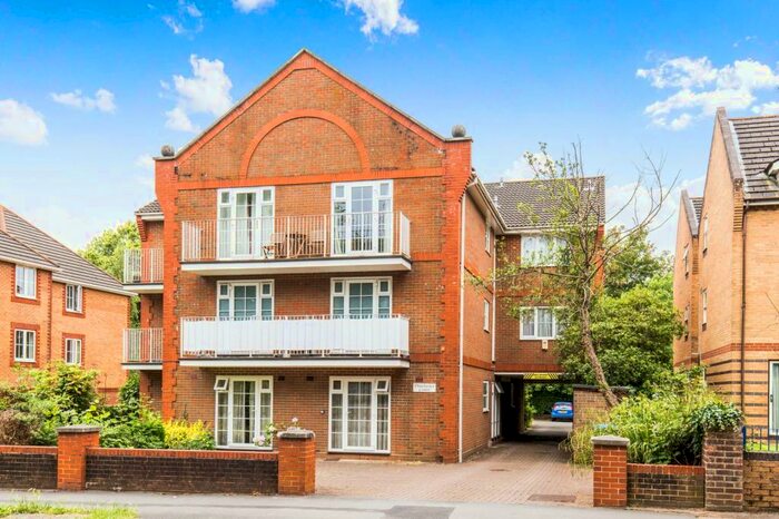 1 Bedroom Apartment To Rent In Dorchester Court, Westwood Road, SO17