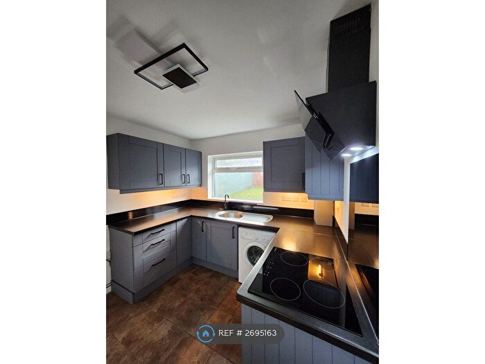 3 Bedroom Semi-Detached House To Rent In Four Acres, Bristol, BS13