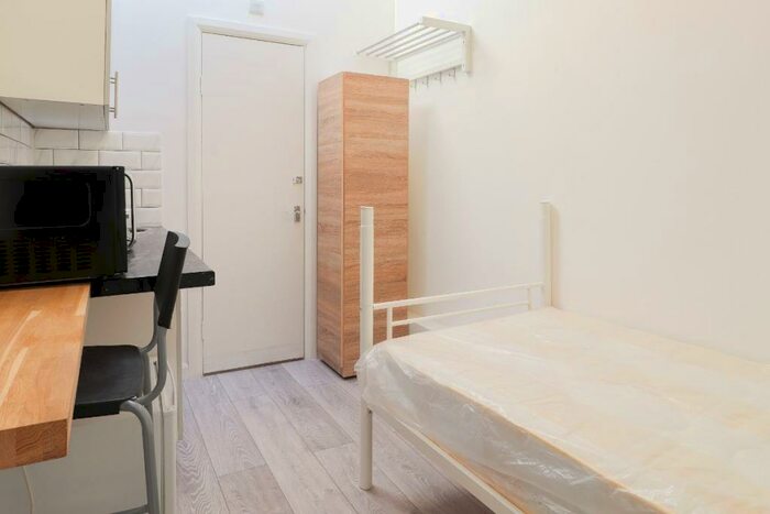 Studio To Rent In Camden High Street, NW1