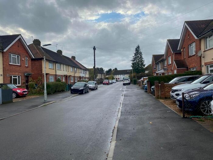 Studio To Rent In Ash Grove, Hayes, UB3