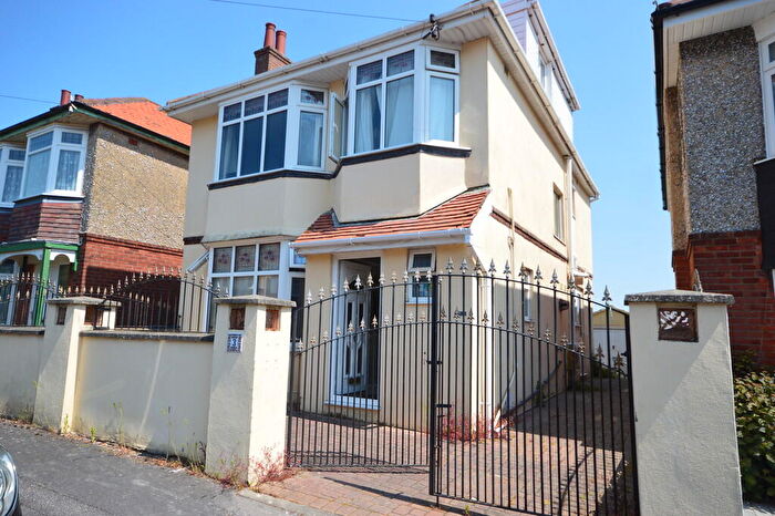 5 Bedroom Detached House To Rent In Lystra Road, Moordown, BH9