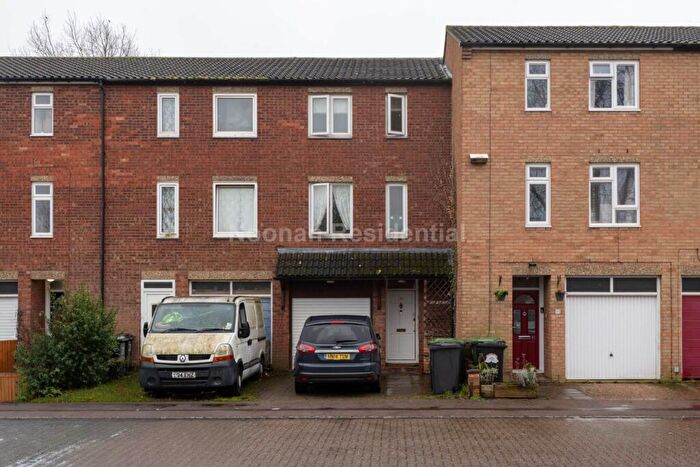 3 Bedroom Terraced House For Sale In Wesley Road, Sandy, SG19