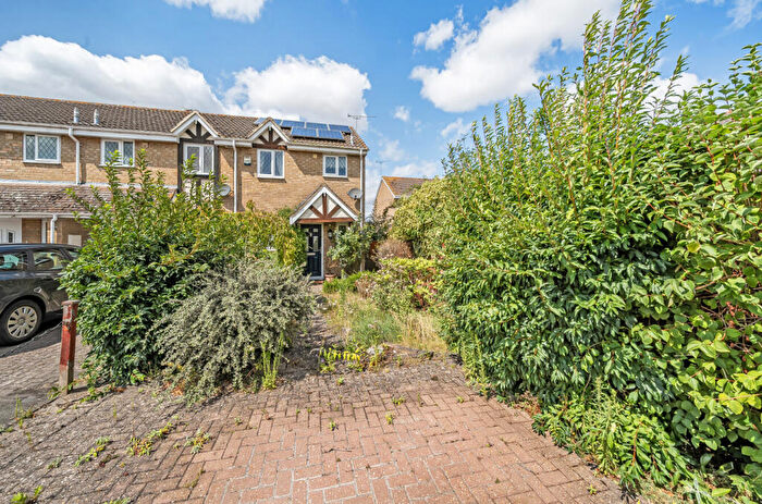 2 Bedroom End Of Terrace House For Sale In Farriers Close, Marshgate, Swindon, SN1