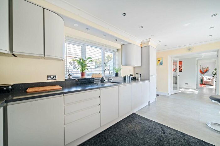 4 Bedroom Detached House For Sale In Meadow Crescent, Upper Halling, Rochester, ME2