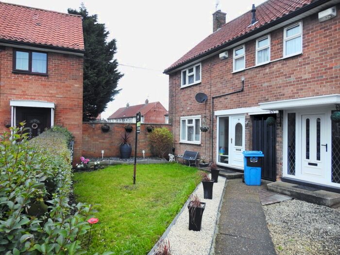 2 Bedroom Terraced House To Rent In Stapleford Close, Greatfield, HU9