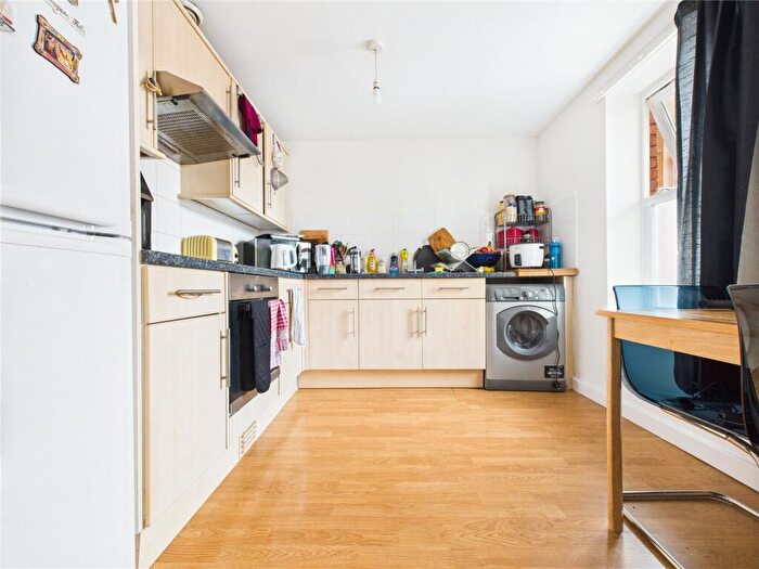2 Bedroom Apartment For Sale In Waterloo Road, Bristol, BS2