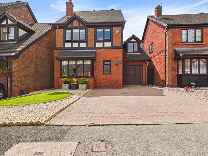 3 Bedroom Detached House For Sale In Whichford Close, Walmley, B76