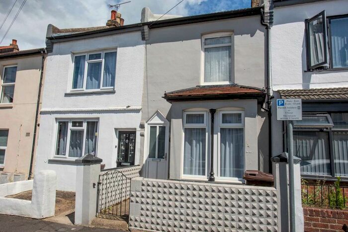 3 Bedroom Terraced House To Rent In Chaucer Road, Gillingham, ME7