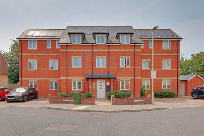 2 Bedroom Flat For Sale In Abrams Way, Havant, PO9
