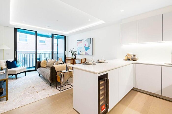 2 Bedroom Flat To Rent In Brooke Street, London, EC1N
