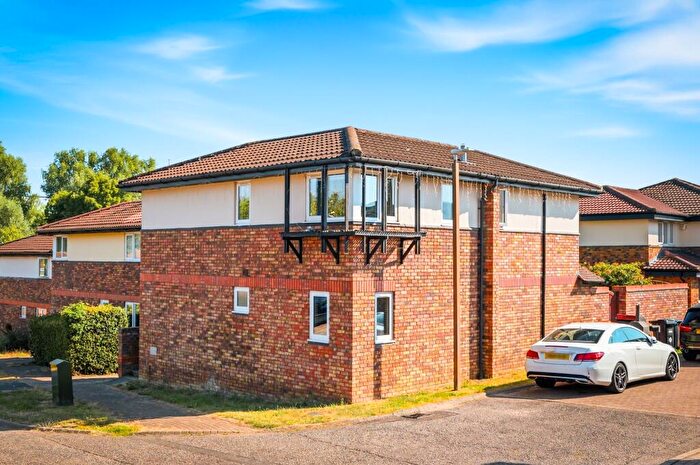 3 Bedroom Detached House For Sale In Ramsay Close, Bradwell, MK13