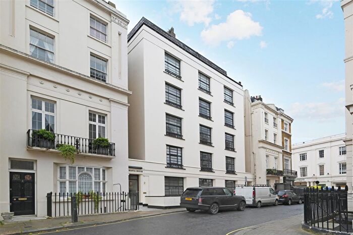 4 Bedroom Flat To Rent In Halkin Place, Belgravia, SW1X