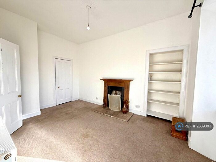 1 Bedroom Flat To Rent In St. Leonards Street, Edinburgh, EH8