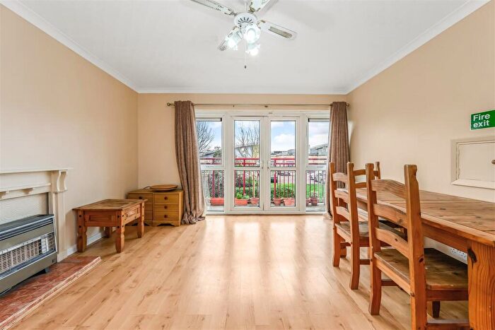 1 Bedroom Flat To Rent In Lowton Lodge, Higham Hill Road, Walthamstow, E17