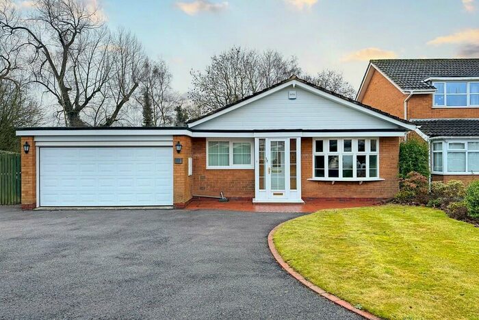 2 Bedroom Detached Bungalow To Rent In Arrow Close, Knowle, B93