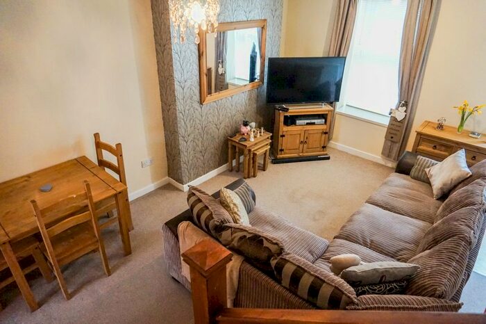 2 Bedroom End Of Terrace House To Rent In South Street, Sebastopol, NP4