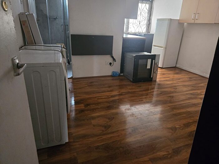 2 Bedroom Flat To Rent In Alma Street, Luton, LU1