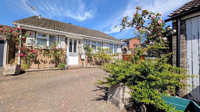 3 Bedroom Detached Bungalow For Sale In Lilac Close, Bordon, Hampshire, GU35