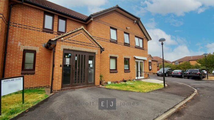 1 Bedroom Apartment To Rent In Portland Close, Romford, RM6