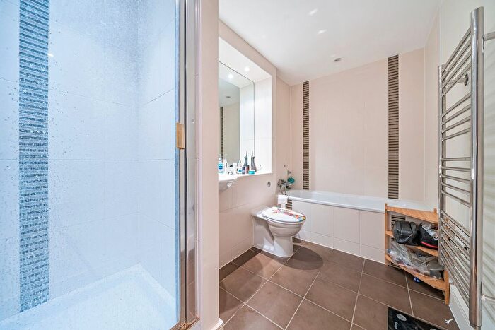 2 Bedroom Flat For Sale In Hillyard Street, London, SW9