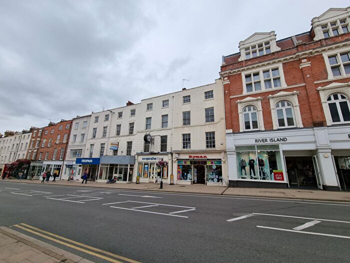 7 Bedroom Apartment To Rent In The Parade, CV32