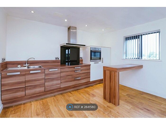 2 Bedroom Flat To Rent In Auckley, Doncaster, DN9