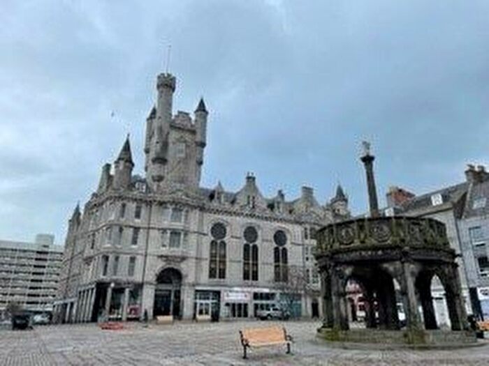 1 Bedroom Flat To Rent In Castle Street, City Centre, Aberdeen, AB11