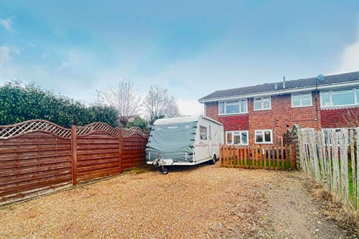 1 Bedroom Maisonette For Sale In Ellison Way, Tongham, Farnham, GU10