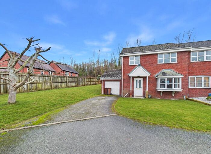 3 Bedroom Semi Detached House For Sale In Is Y Coed, Mold, CH7