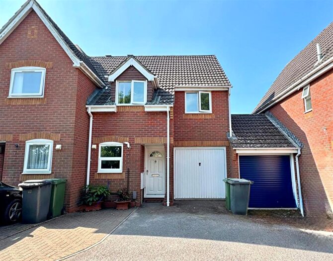 3 Bedroom End Of Terrace House For Sale In Coriander Way, Whiteley, PO15