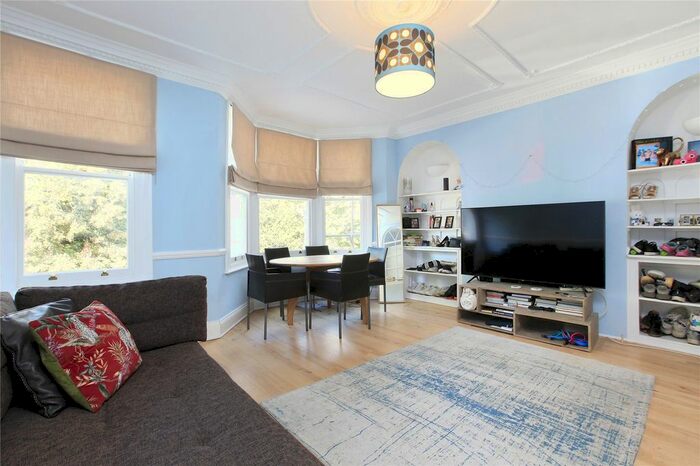 2 Bedroom Flat To Rent In Grandison Road, Battersea, SW11