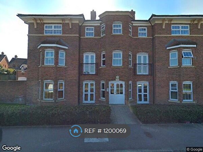 3 Bedroom Flat To Rent In St Martin's Court, Bickley, BR1
