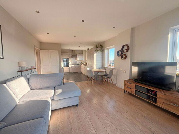 1 Bedroom Flat For Sale In Arundel House, Thornbury Way, Walthamstow, E17