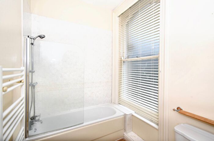 2 Bedroom Apartment To Rent In Edgerton Road, Huddersfield, West Yorkshire, HD1