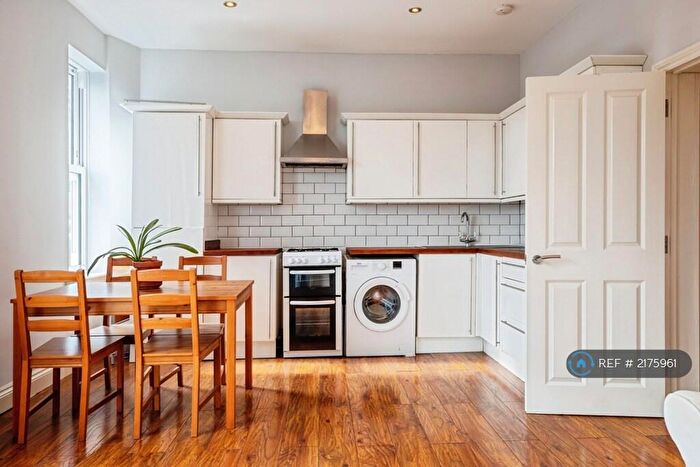 2 Bedroom Flat To Rent In Thornlaw Road, London, SE27